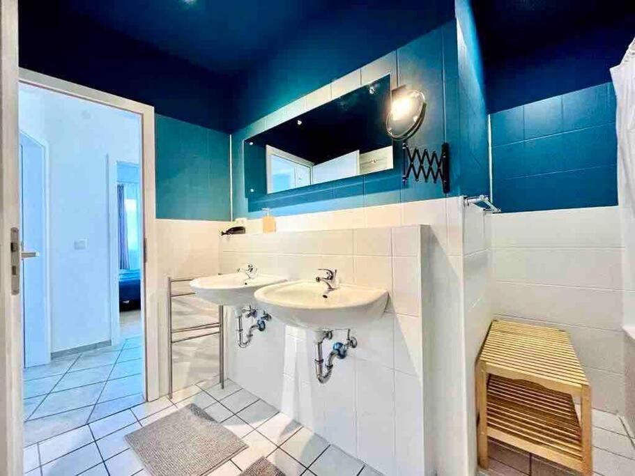 Zentrales Grosszuegiges Apartment Mit Dachterrasse! Bochum Luaran gambar